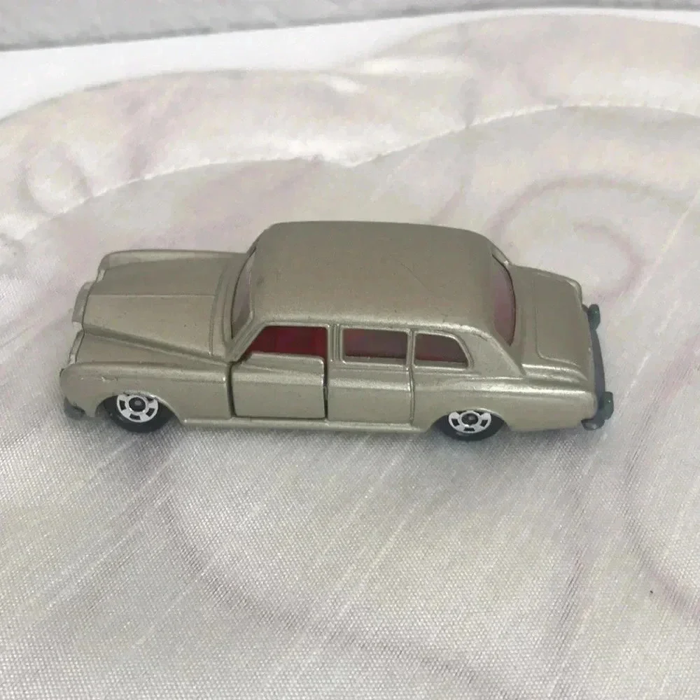 Tomica Rolls Royce Phantom VI Car